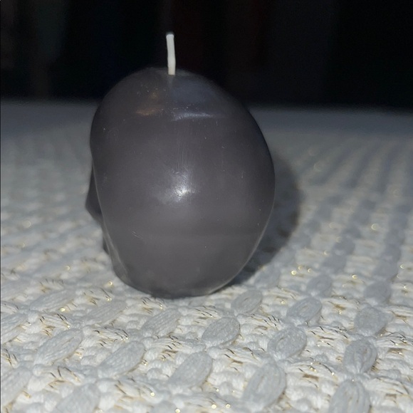 NWT Dark Gray Skull Candle - Picture 3 of 7